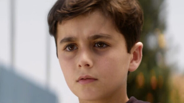 דניאל פארס, הילד שרואה את החיים הקודמים שלו בסדרה "נוטוק" (צילום: צילום מסך קשת 12)