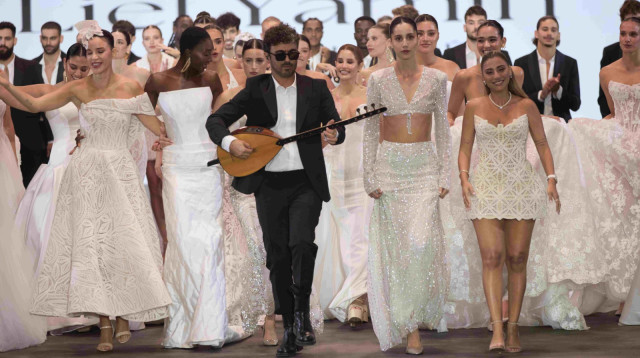 המעצבת ליאל ימין וקולקציית הכלות 2026 (צילום: עומרי רוזנגרט)