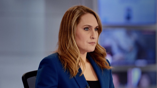 קרן מרציאנו מגישה את "המהדורה המוקדמת" בערוץ 12 (צילום: ערוץ 12)