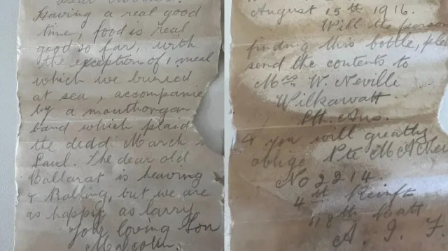 המכתבים שהיו בתוך הבקבוק (צילום: Debra Brown)