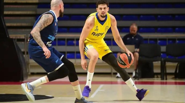 גם הוא נכנס לעניינים. טריפונוביץ' (צילום: אתר רשמי, Partizan Mozzart Bet)