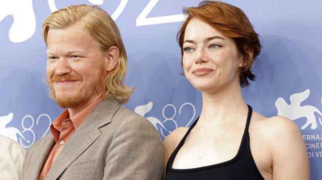 אמה סטון, ג'סי פלמונס (צילום: Getty images)