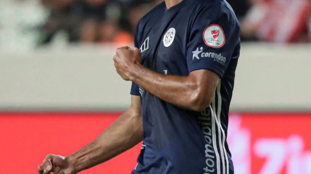 רמזי ספורי שחקן אנטליאספור חוגג שער (צילום: אתר רשמי, אנטליאספור)