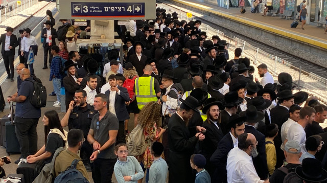 רכבת סבידור מרכז, עצרת המיליון של החרדים (צילום: אבשלום ששוני)