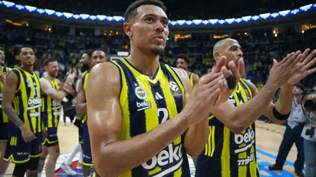 גם פנרבחצ'ה לא ממהרת לחתום (צילום: GettyImages)