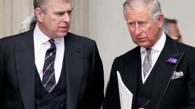 המלך צ'ארלס והנסיך אנדרו (צילום: Max Mumby/Indigo/Getty Images)