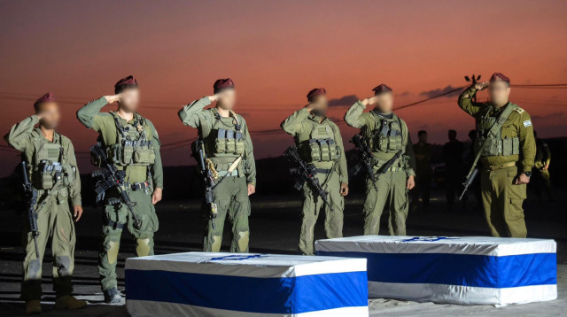 ארונות של עמירם קופר ז״ל וסהר ברוך ז״ל (צילום: דובר צה"ל)