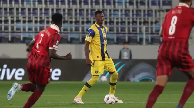 דווקא הדנים ירדו ליתרון במחצית. מוחמד עלי קמארה (צילום: אתר רשמי, מכבי תל אביב)