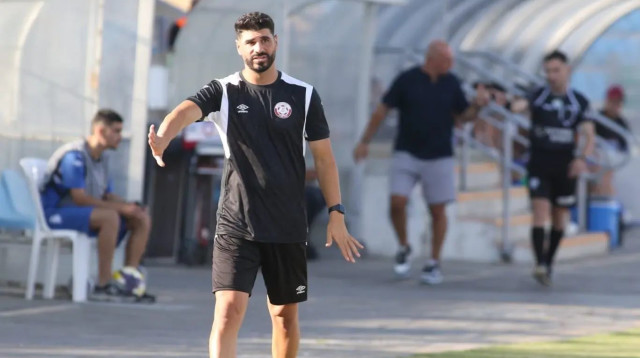 רותם בר יוסף, מאמן הפועל חדרה (צילום: שלומי גבאי)