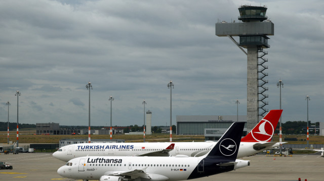 שדה התעופה בברלין (צילום: REUTERS/Lisi Niesner)
