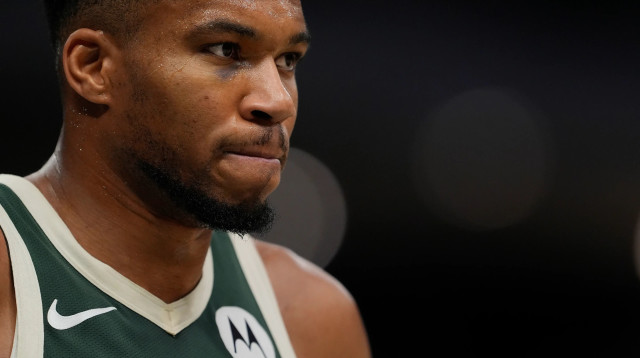 שחקן מילווקי באקס, יאניס אנטטוקומפו (צילום: GettyImages, Patrick McDermott)