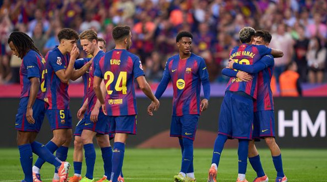 שחקני ברצלונה חוגגים (צילום: Pedro Salado)