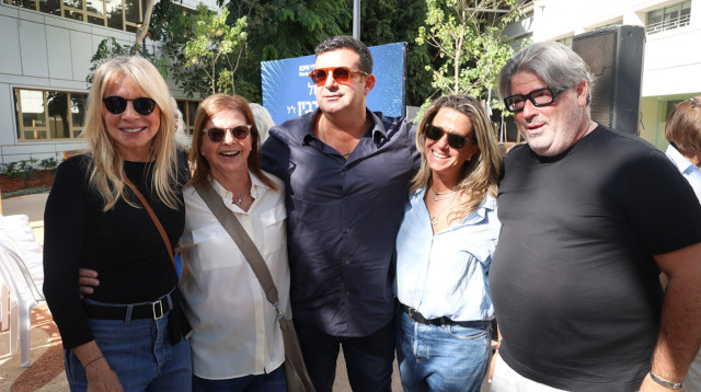 רני רהב, נועה רוטמן, יהונתן בן ארצי דליה רבין ומירה צבילינגר (צילום: אסף אריאלי יחידת הצילום שיבא)