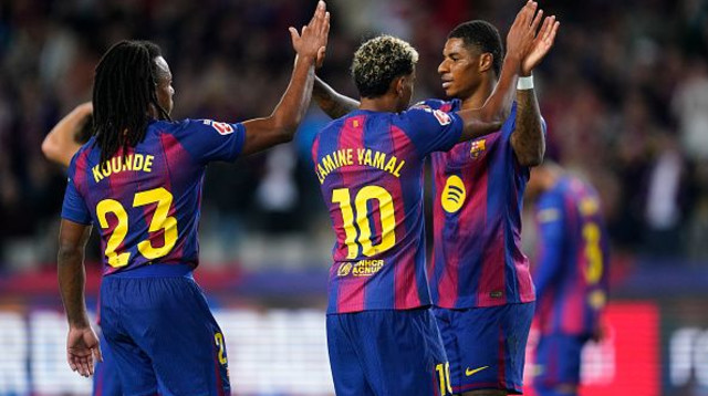 שחקני ברצלונה חוגגים (צילום: Gettyimages)