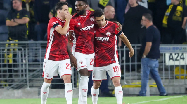 דן ביטון, לוקאס ונטורה, הלדר לופס, שחקני הפועל באר שבע (צילום: דני מרון)