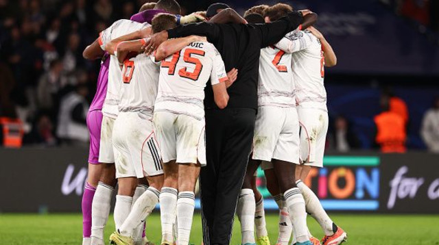 שחקני באיירן מינכן חוגגים (צילום: Gettyimages)