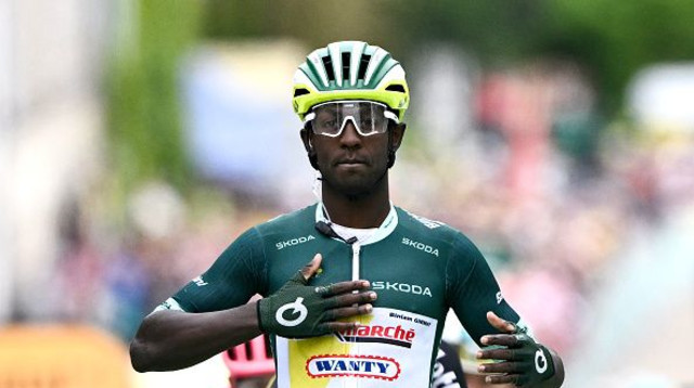 ביניאם גירמאי הרוכב האריתראי שיצטרף לפרמייר טק (צילום: MARCO BERTORELLO / Contributor)