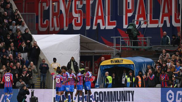 שחקני קריסטל פאלאס (צילום: Alex Broadway / Stringer)