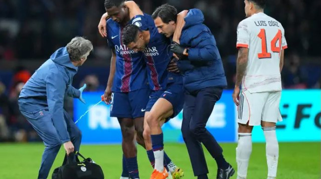 חכימי ירד ממרר בבכי, דיאס הורחק (צילום: אימג'בנק  GettyImages)