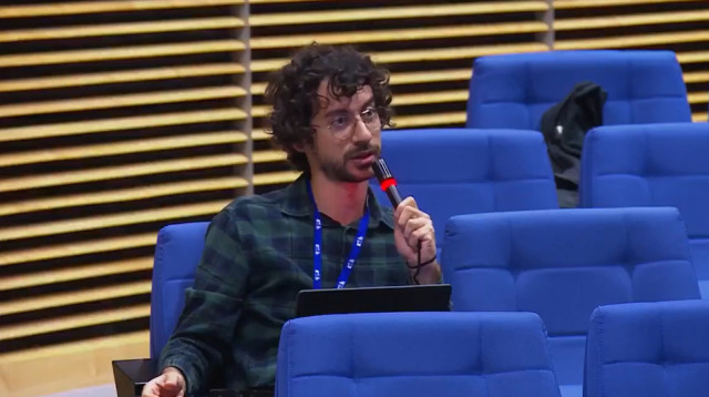 העיתונאי האיטלקי שפוטר (צילום: צילום מסך)