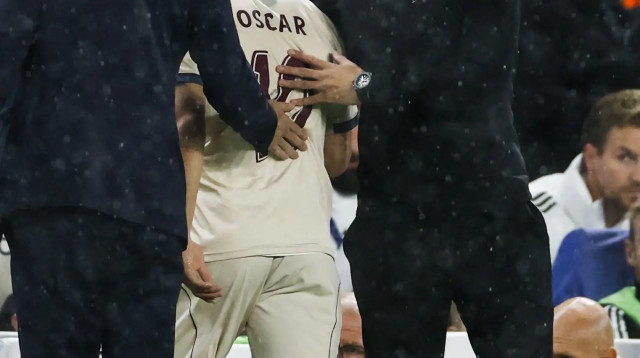 ג'וני הייטינחה מאמן אייאקס עם אוסקר גלוך (צילום: GettyImages, ANP)