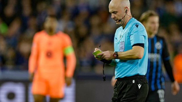 אנתוני טיילור במשחק בין ברוז' לברצלונה (צילום: Soccrates Images / Contributor)