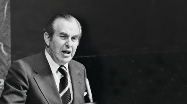 נאום חיים הרצוג (צילום: ארכיון,באדיבות משפחת הרצוג)