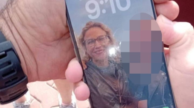 מכשיר הטלפון של הפצ"רית לשעבר יפעת תומר-ירושלמי שנמצא בים (צילום: תמונה לפי סעיף 27א' לחוק זכויות יוצרים)