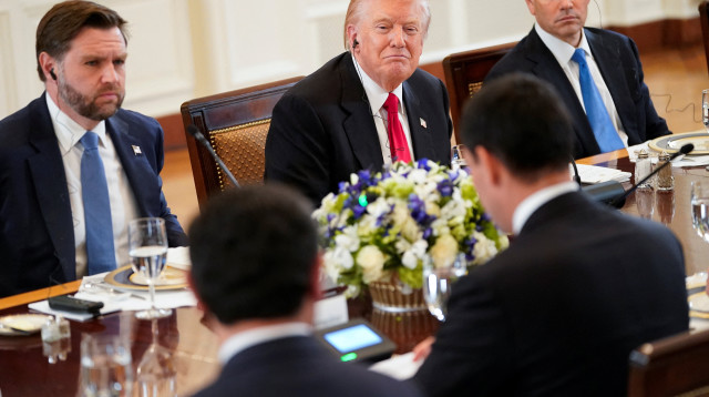 מימין מארקו רוביו לצדו של טראמפ וג'יי די ואנס  (צילום: רויטרס)