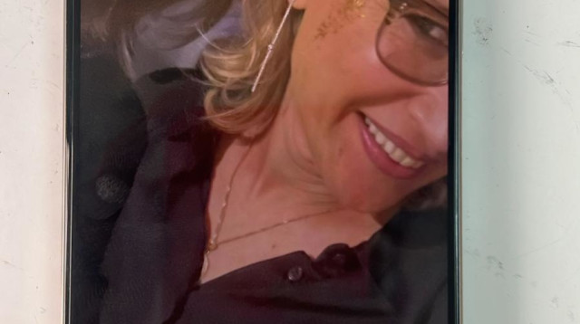 הטלפון הנייד של הפצ"רית לשעבר שנמצא בים (צילום: דוברות המשטרה)