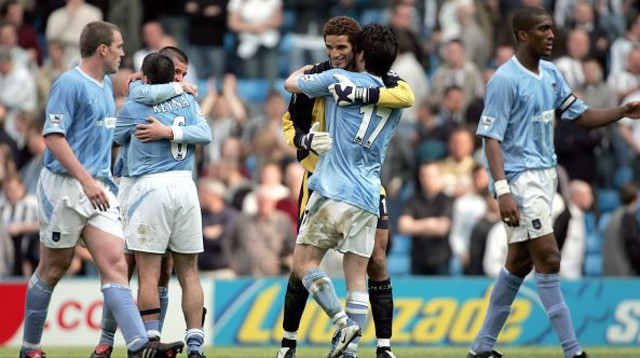 שחקני מנצ'סטר סיטי חוגגים (צילום: Gettyimages)