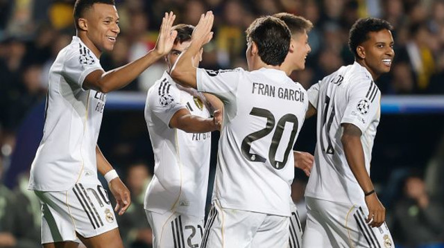 רודריגו ושחקני ריאל מדריד (צילום: Pedro Castillo / Contributor)