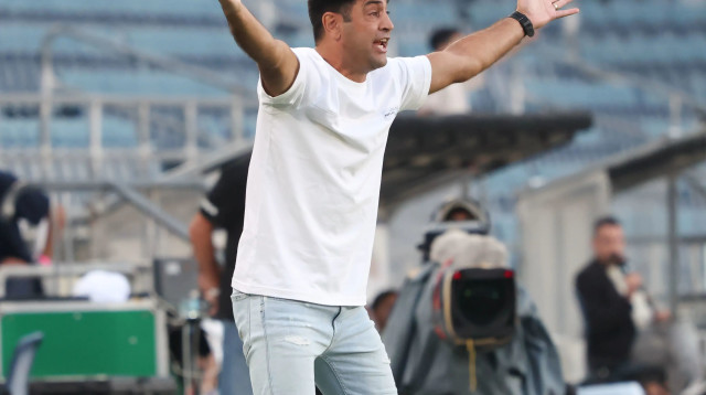 מאמן הפועל תל אביב, אליניב ברדה (צילום: דני מרון)