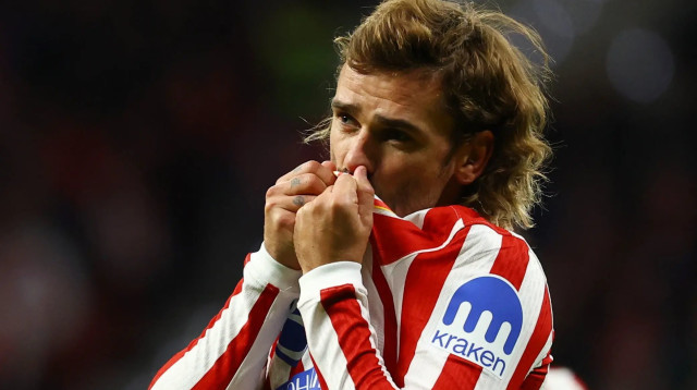 אנטואן גריזמן שחקן אתלטיקו מדריד חוגג שער (צילום: רויטרס)