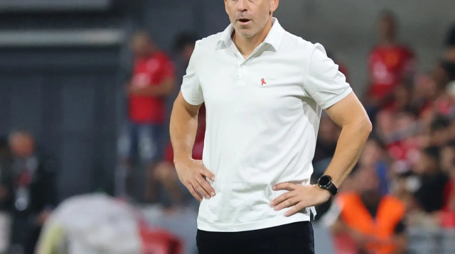 רן קוז'וך מאמן הפועל באר שבע (צילום: אודי ציטיאט)