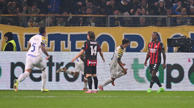 אנריקו דלפרטו חוגג שער לזכות פארמה מול מילאן (צילום: אימג'בנק  GettyImages)