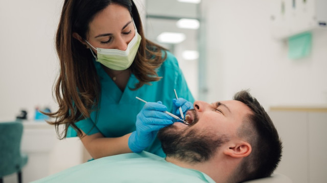 דלקת חניכיים. סיכון מוגבר למוח (צילום: שאטרסטוק)