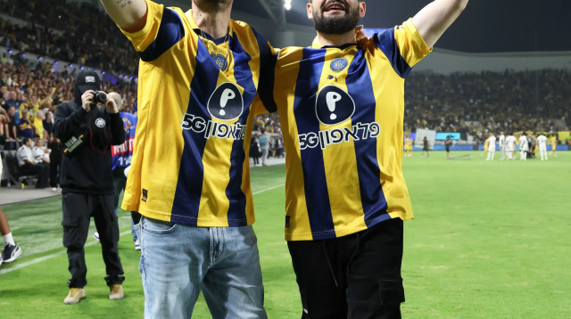 גלי וזיו ברמן, אוהדי מכבי תל אביב (צילום: דני מרון)