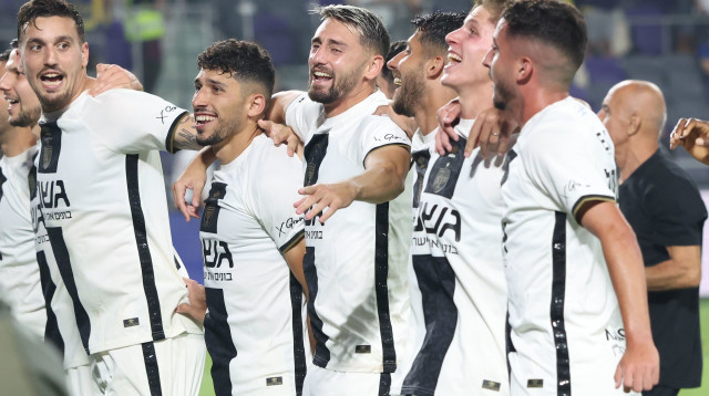 שחקני בית"ר ירושלים בטירוף (צילום: דני מרון)