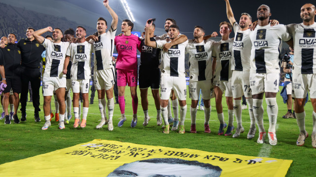 שחקני בית"ר ירושלים בטירוף (צילום: דני מרון)