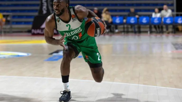 הקאמבק יהיה מול קבוצתו הקודמת. קינן אוואנס במדי ז'לגיריס (צילום: GettyImages, Nikola Krstic/MB Media)