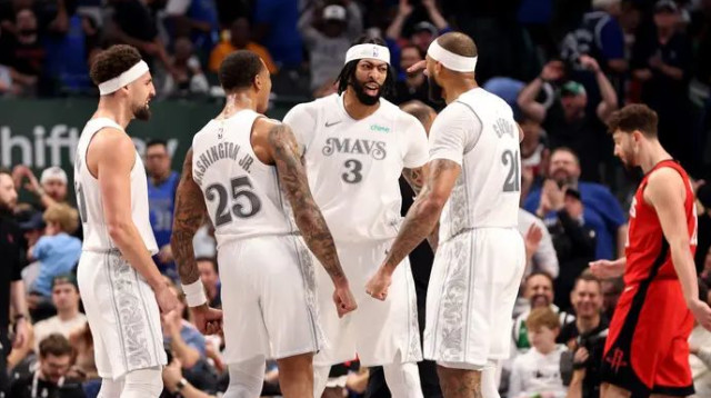 כיכב עם מחצית מפלצית, הוסיף עוד ונפצע. אנתוני דייויס (צילום: GettyImages, Tim Heitman)