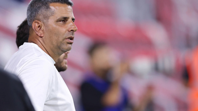 שרון מימר, מאמן בני סכנין (צילום: מאור אלקסלסי)