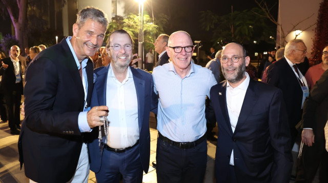 יוסי ערבליך שאול קוברינסקי, בני אלג'ם וצביקה בירנבוים  (צילום: קובי הרשברג)