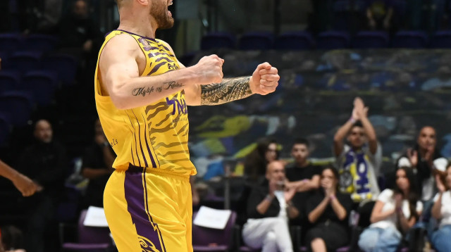 נתנאל ארצי, הפועל חולון (צילום: ברני ארדוב)