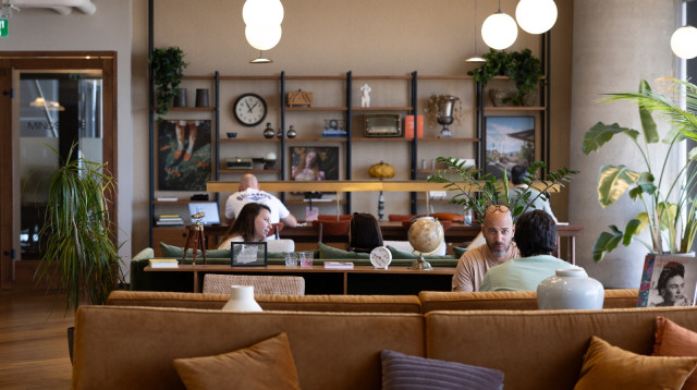 חלל עבודה משותף בחברת "מיינדספייס" (צילום: Alena Syunyakov)