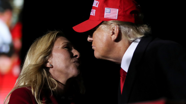 דונלד טראמפ ומרג'ורי טיילור גרין (צילום: רויטרס)