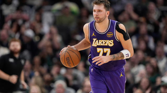 שחקן לוס אנג'לס לייקרס, לוקה דונצ'יץ' (צילום: GettyImages, Patrick McDermott)