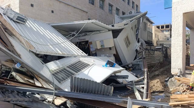 קריסת מבנה גן ילדים בבית שמש (צילום: תיעוד מבצעי מד"א)