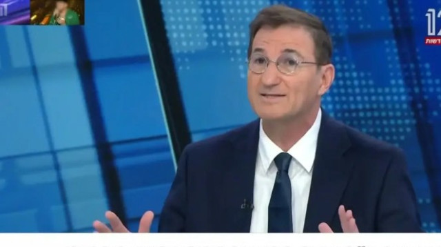 בועז ביסמוט בפגוש העיתונות  (צילום: חדשות 12)